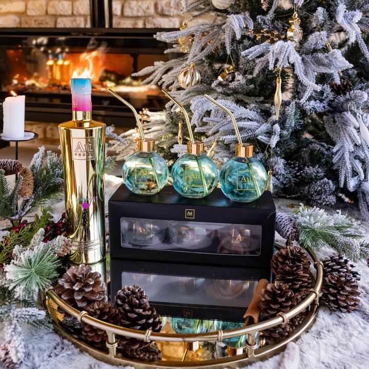 Au Vodka 70cl & Drinking Bauble Set